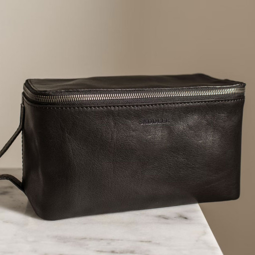 Barolo toiletry bag black
